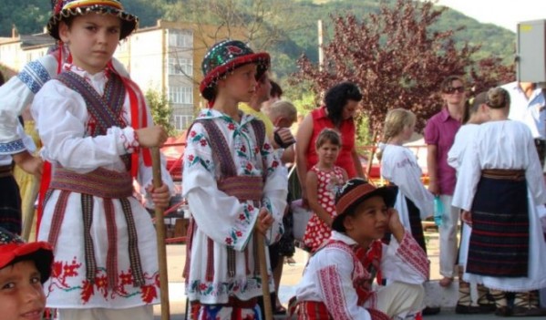 Cehu Silvaniei: Festivalul „Dansului şi Cântecului Codrenesc” a ajuns la ediția a XVI-a Cehu Silvaniei: Festivalul „Dansului şi Cântecului Codrenesc” a ajuns la ediția a XVI-a