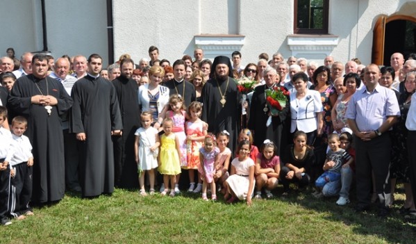 Liturghie Arhierească la Românași Liturghie Arhierească la Românași