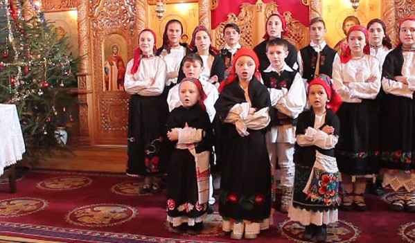 ”Slobozâţ’ colindătorii? Slobozâm! Slobozâm!” (VIDEO) ”Slobozâţ’ colindătorii? Slobozâm! Slobozâm!” (VIDEO)