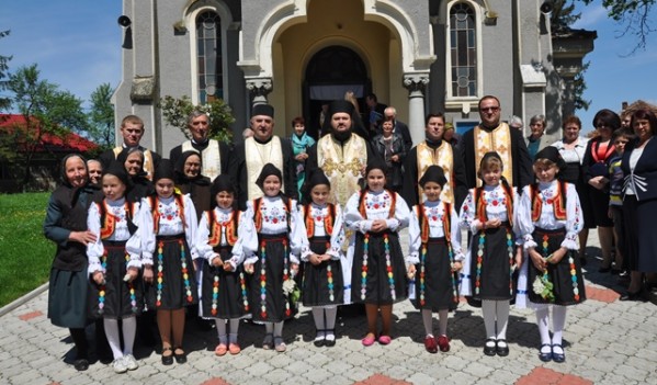 Liturghie Arhierească la Parohia Bocșa Liturghie Arhierească la Parohia Bocșa