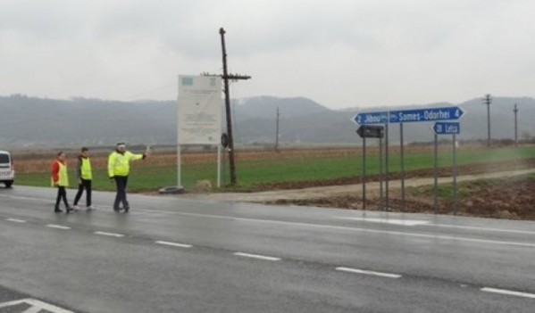 Elevii din Jibou au îmbrăcat, pentru o zi, uniforma de poliţist Elevii din Jibou au îmbrăcat, pentru o zi, uniforma de poliţist