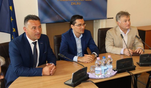 Președintele FRF Răzvan Burleanu, în vizită la Primăria Zalău Președintele FRF Răzvan Burleanu, în vizită la Primăria Zalău