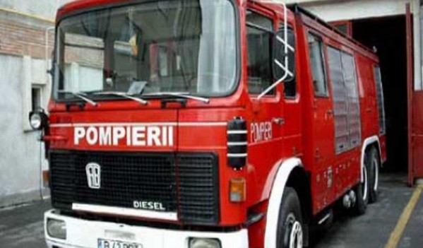 Trei incendii stinse într-o singură zi de pompierii din Jibou Trei incendii stinse într-o singură zi de pompierii din Jibou