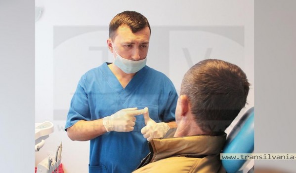 Dr. Bogdan Eraşcu: Tratarea dinţilor cu tămâie, una dintre cele mai mari prostii! Dr. Bogdan Eraşcu: Tratarea dinţilor cu tămâie, una dintre cele mai mari prostii!