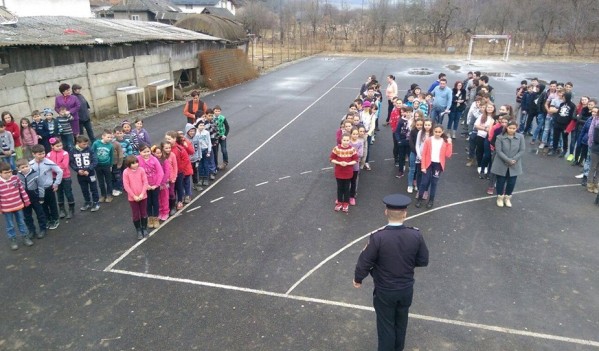 Activități de informare preventivă desfășurate de ISU Sălaj, în școli din Zalău, Bobota și Gârbou Activități de informare preventivă desfășurate de ISU Sălaj, în școli din Zalău, Bobota și Gârbou