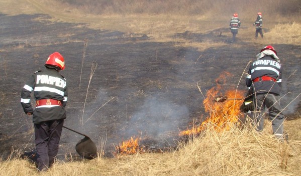 Incendii de vegetație uscată în Sălaj Incendii de vegetație uscată în Sălaj