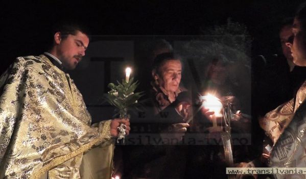 Creştini înţelepţi! Lecţie de viaţă în Noaptea de Înviere, într-un sătuc de pe Someş (VIDEO) Creştini înţelepţi! Lecţie de viaţă în Noaptea de Înviere, într-un sătuc de pe Someş (VIDEO)