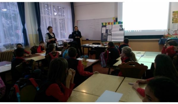 Ora de Net: Polițiștii, din nou în mijlocul elevilor de la Școala Gimnazială “Iuliu Maniu” Zalău Ora de Net: Polițiștii, din nou în mijlocul elevilor de la Școala Gimnazială “Iuliu Maniu” Zalău