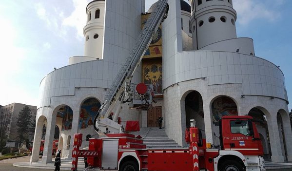 Exercițiu ISU la catedrala „Sfânta Vineri” din Zalău Exercițiu ISU la catedrala „Sfânta Vineri” din Zalău
