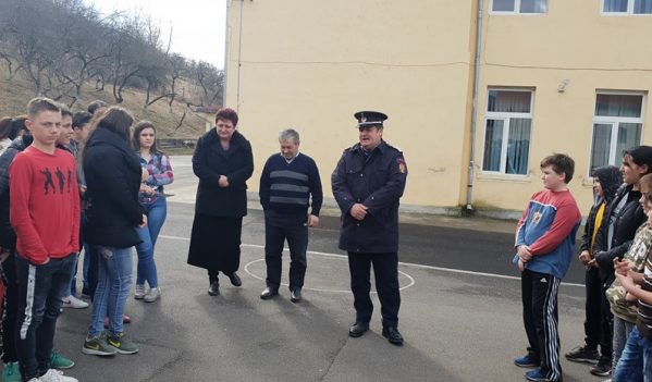 Pompierii sălăjeni, în mijlocul elevilor din Hida Pompierii sălăjeni, în mijlocul elevilor din Hida