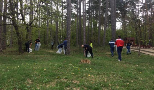 Poliţiştii sălăjeni au participat la Ziua Curăţeniei Poliţiştii sălăjeni au participat la Ziua Curăţeniei