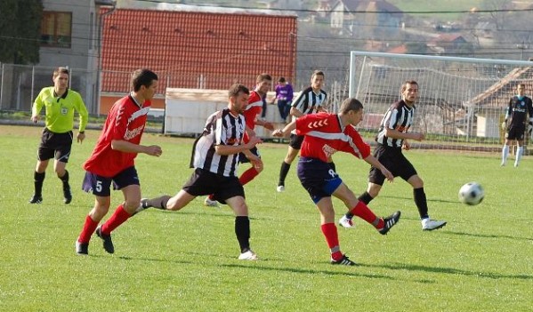 Egal cu liderul: FC Zalău – NaÈ›ional SebiÈ™ 1-1 Egal cu liderul: FC Zalău – NaÈ›ional SebiÈ™ 1-1