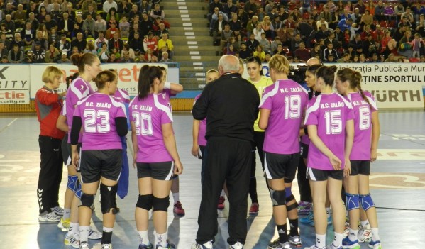 Eliminare dramatică: DHK Banik Most – HC Zalău 28-21 (5-4 la aruncările de la 7m) Eliminare dramatică: DHK Banik Most – HC Zalău 28-21 (5-4 la aruncările de la 7m)