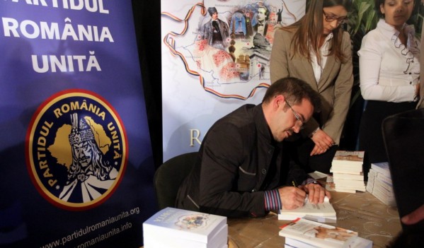 ”Participăm la vot, ca să nu ni se fure voturile, și scriem Vlad Țepeș pe buletinul de vot” o spune liderul PRU Bogdan Diaconu! ”Participăm la vot, ca să nu ni se fure voturile, și scriem Vlad Țepeș pe buletinul de vot” o spune liderul PRU Bogdan Diaconu!