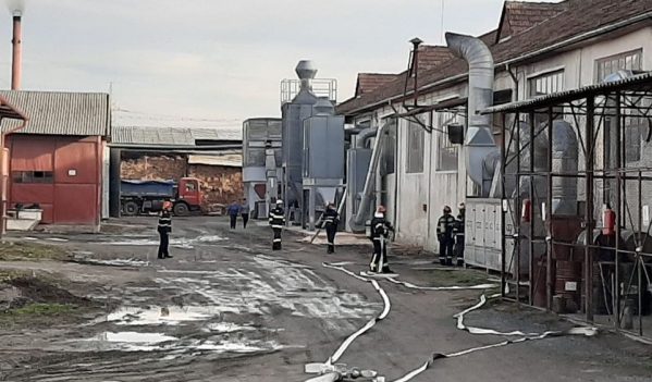Exercițiu desfășurat de ISU Sălaj în Crișeni Exercițiu desfășurat de ISU Sălaj în Crișeni