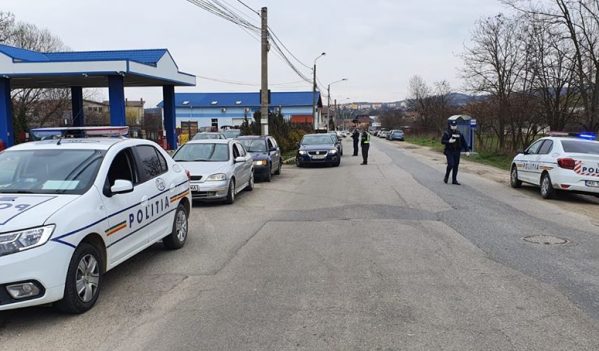 Peste 150 de sancțiuni contravenționale au fost aplicate de polițiștii și jandarmii din Sălaj, în 24 de ore Peste 150 de sancțiuni contravenționale au fost aplicate de polițiștii și jandarmii din Sălaj, în 24 de ore
